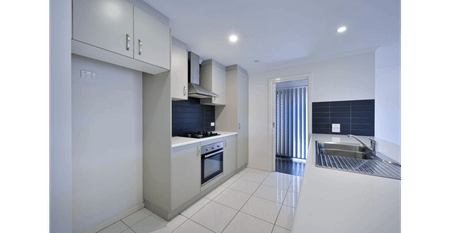 3 Bedroom and 3 Bathroom House for Rent in Whyalla Norrie - Photo 3