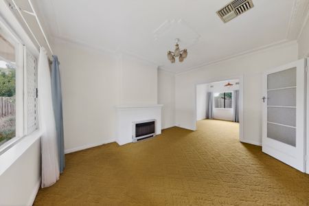 Charming Two-Bedroom Home in Prime Essendon Location - Photo 3