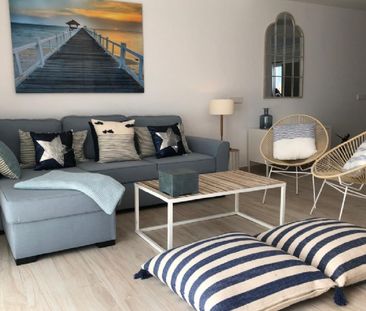 2 Bedroom Apartment For Rent in Nueva Andalucía, Málaga - Photo 3