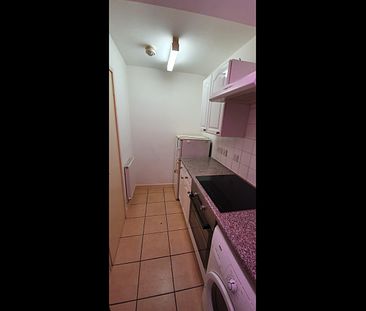 1 Bed Flat, Manchester, M14 - Photo 2