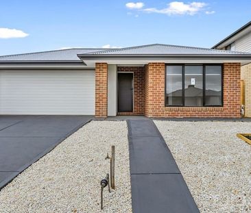 24 Dickens Street, STRATHTULLOH - Photo 2