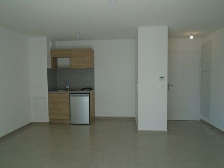 Location Appartement 2 pièces 40m² VILLENAVE D ORNON 33140 - Photo 2