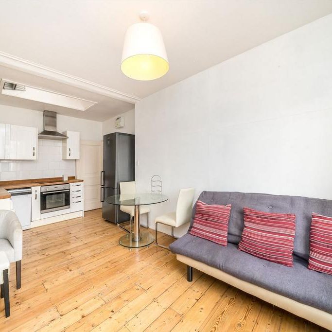 2 bedroom flat to rent - Photo 1