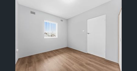 RENOVATED ONE BEDROOM UNIT - Photo 4