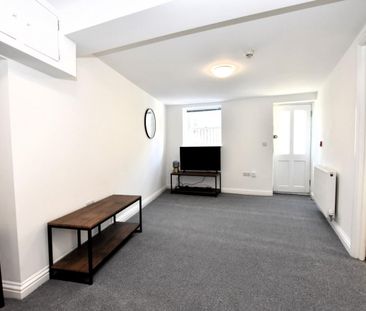 1 bedroom Flat To Let - Photo 2