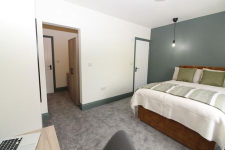 1 bedroom in a house share to rent - Photo 3