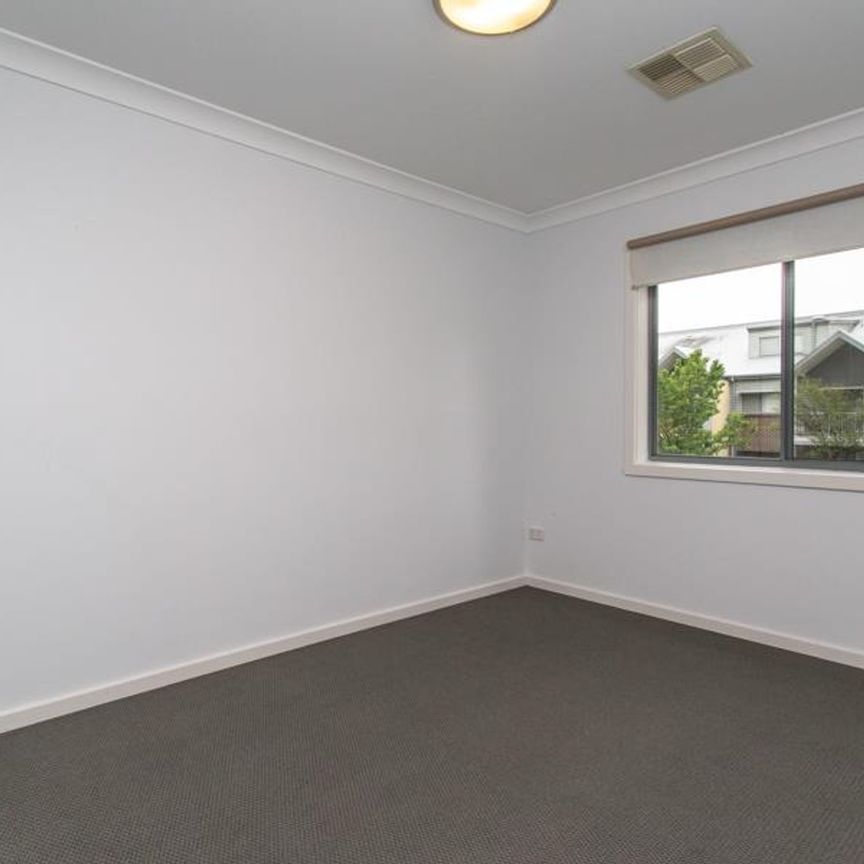 Stunning 4-Bed, 2-Bath Terrace Home + Resort-Style Amenities - 88 Lakeview Drive, Cranebrook - Photo 1