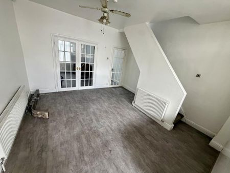 2 bedroom terraced house to rent - Photo 4