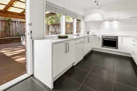 6/2B Yardley Avenue, Waitara - Photo 5