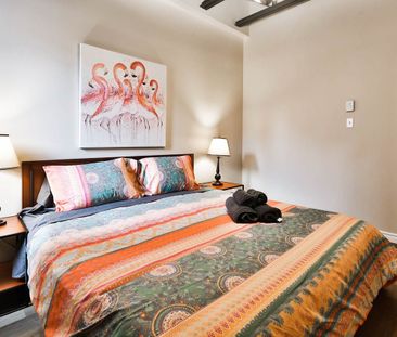 2070 Rue Clark condo — Montréal, QC (4-Bedroom) - 4 Bedroom - Photo 3