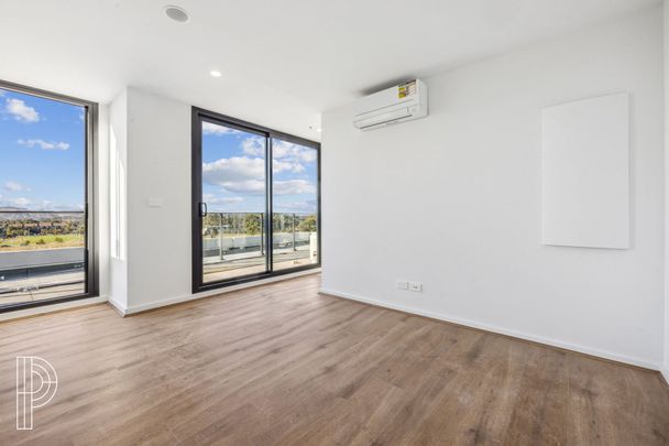 Live in the heart of Gungahlin - Photo 1