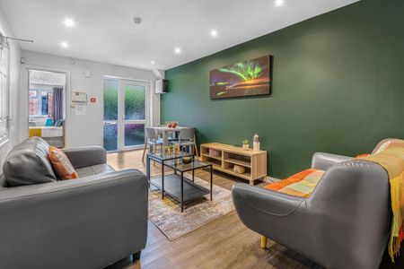 4 bedroom flat to rent - Photo 3