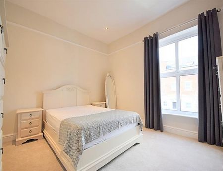 2 Bedroom Terraced To Let - Photo 3