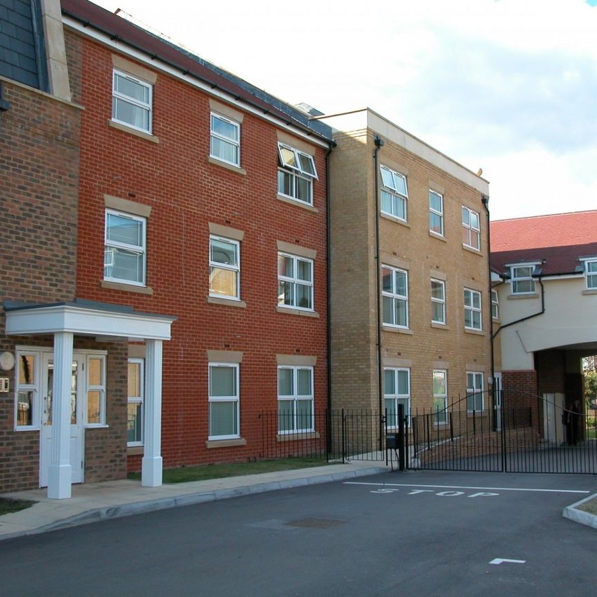 Clarendon Court, Clarence Road, Windsor,SL4 - Photo 1