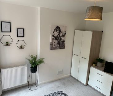 BEDROOM 4 – MEDIUM DOUBLE WITH ENSUITE - Photo 2