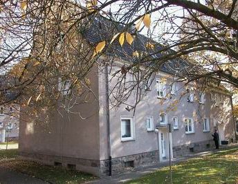 Wir renovieren: schicke 2-Zimmer-Wohnung mit Balkon und neuem Laminat in Wetter Altwetter! - Photo 1