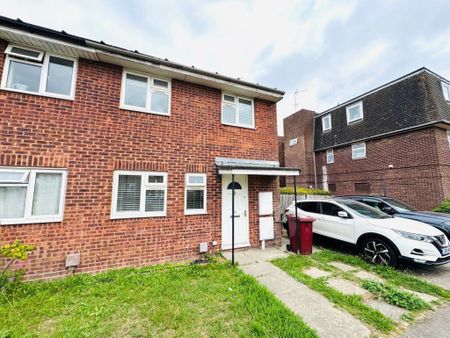 94, Bradshaw Road, Chichester - Photo 2