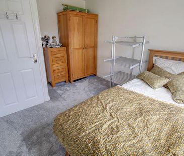 4 bedroom terraced house to rent - Photo 5