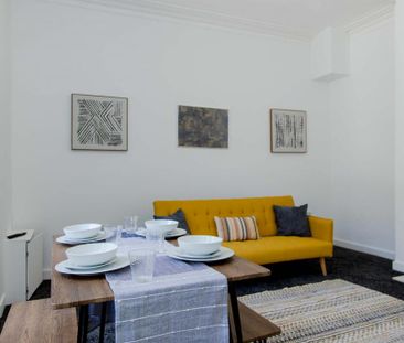 6 bedroom terraced house to rent - Photo 1