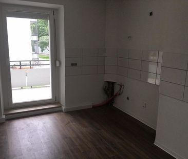 Renovierte 3 - Zimmer Wohnung mit Balkon in begehrter Stadtlage! - Photo 6