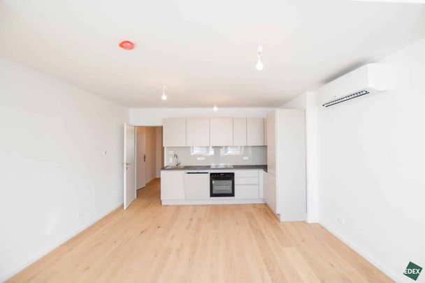 Erstbezug nach Sanierung: Charmante 2-Zimmer-Dachgeschoßwohnung mit Top-Lage - Photo 1