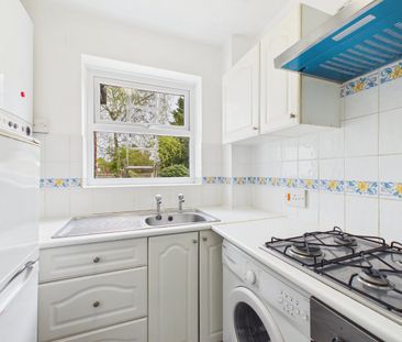 1 bedroom House in Simpson Close, Berkshire - Photo 5