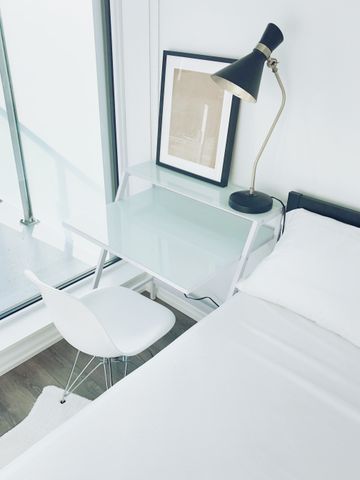 Master Room & Ensuite Bath - 197 Yonge St. (Male Only) - Photo 3