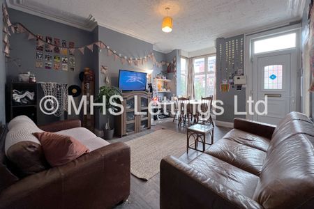 4 Bedroom Mid Terraced House for rent in Royal Park Mount - Photo 3