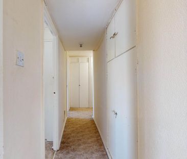 Price £1,800 pcm - Available Now - Part Furnished - Photo 5