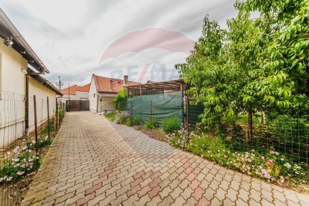 Casă cu doua camere de închiriat în zona Parneava - Fotografie 4