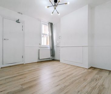 2 Bed Terraced House, Cowper Street, LU1 - Photo 4