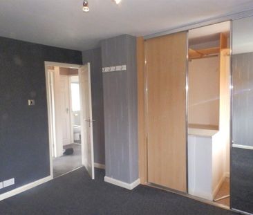 3 bedroom end of terrace house to rent - Photo 6