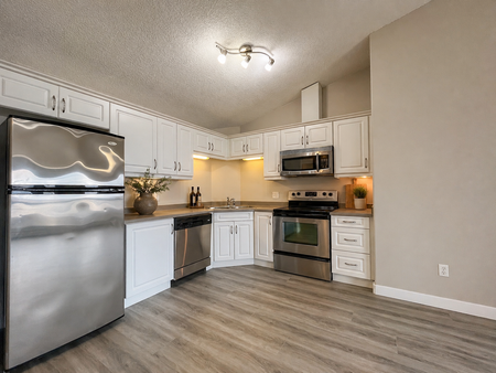 2 Bed Apartment | South Terwillegar | Fresh Updates | Gas & Water Included - Photo 3