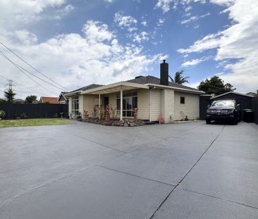 Renovated family home - Photo 6