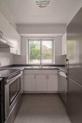 4555 Bonavista Avenue - Photo 4