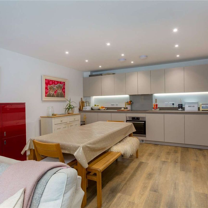 An attractive two bedroom maisonette found on the south side of Tunbridge Wells - Photo 1