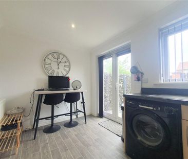 3 bedroom terraced house to rent - Photo 1