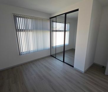 LOVELY 3 BEDROOM HOME - Photo 2