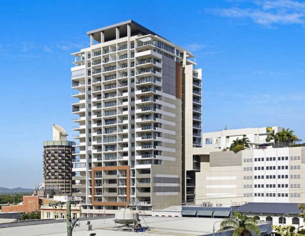 Fully Furnished Modern Apartment in Townsville's Iconic Dalgety Building - Photo 1