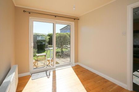 48 Onslow Gardens, Bangor, BT19 7HH - Photo 3