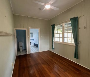 Charming Country Escape in Eltham - Photo 6