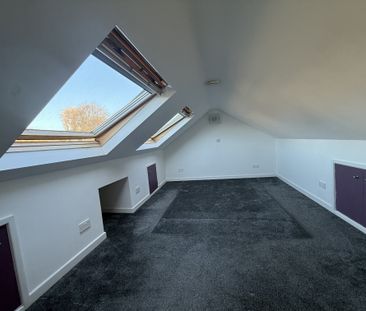 Scale Hill, Huddersfield - Photo 5