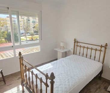 Piso de alquiler en Centro - Photo 4