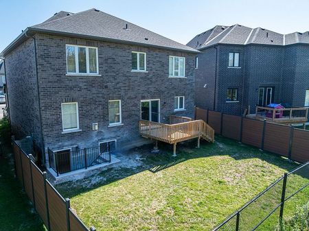 For Lease - 1038 Hardy Way Unit# Lower, Innisfil, Ontario - Photo 2