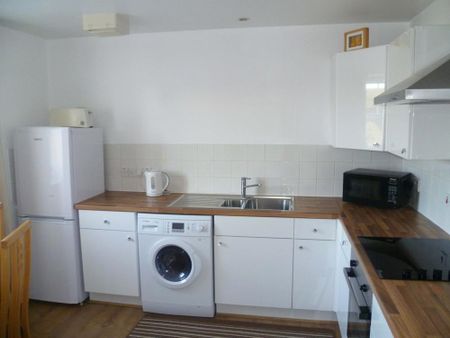 2 bedroom flat to rent - Photo 5