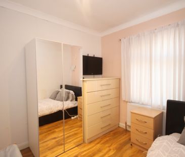 Owen Close, Northolt - Photo 6