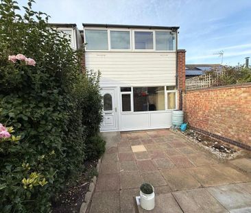2 bedroom end of terrace house to rent - Photo 4