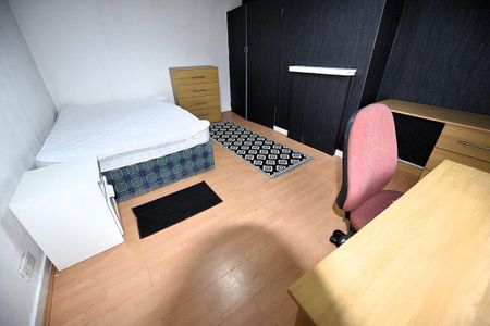 4 bedroom house to rent - Photo 3