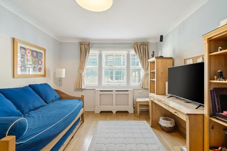 A bright and spacious two bedroom house to short let in the heart of Chelsea, SW3. - Photo 4
