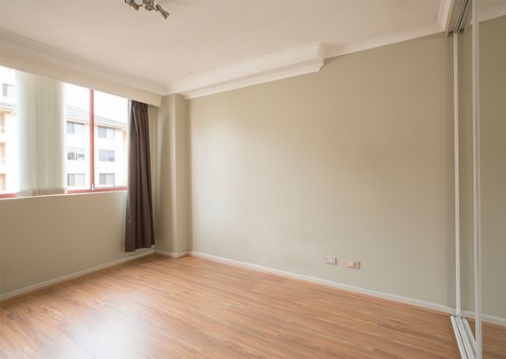 Two Bedroom Apartment with Parking - Photo 1